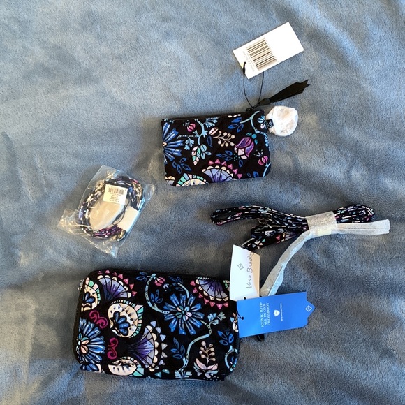 New with tags Vera Bradley crossbody, lanyard, and ID case - Picture 2 of 2